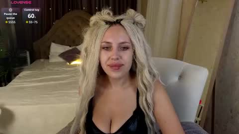 _amymoore online show from 08/06/26, 01:29