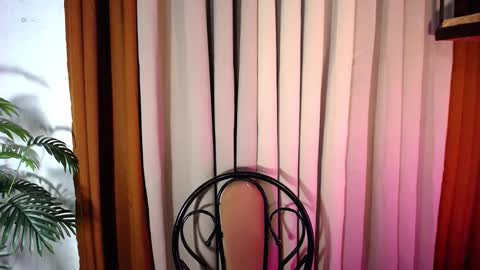 Snapshot of _amyspanks18_ chatting on 11/08/25, 08:03 Amy online show from 11/08/25, 08:03