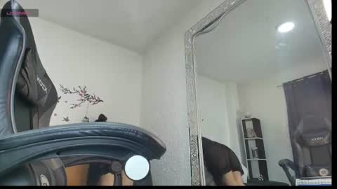 Snapshot of _anais_lanz chatting on 07/19/26, 04:16 Anais online show from 07/19/26, 04:16
