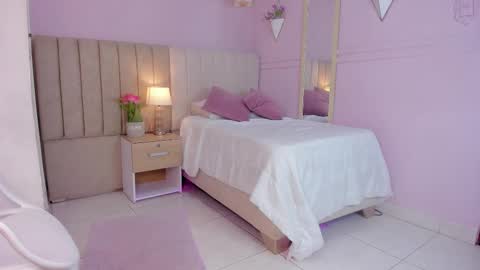 Hii I Am Andrea  online show from 10/15/25, 11:32