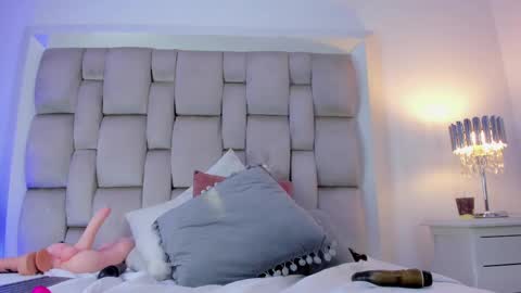 Angel Azul online show from 02/25/25, 03:05