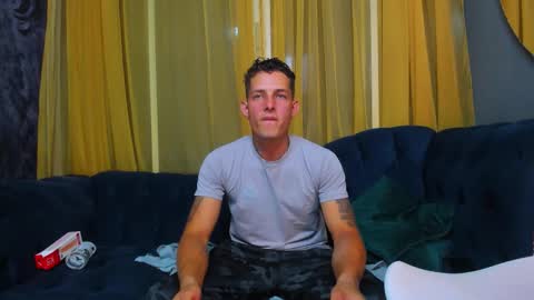 Snapshot of _angel_rivera chatting on 02/13/26, 02:18 Angel Rivera online show from 02/13/26, 02:18