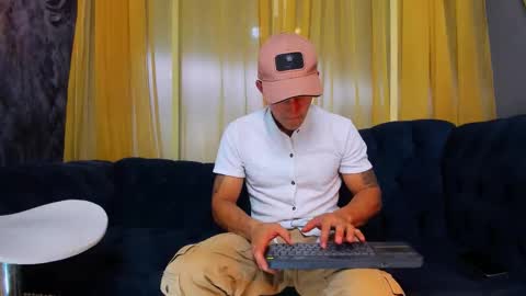 Snapshot of _angel_rivera chatting on 02/14/26, 09:11 Angel Rivera online show from 02/14/26, 09:11