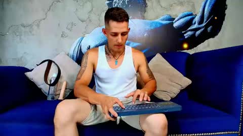 Snapshot of _angel_rivera chatting on 04/14/26, 06:36 Angel Rivera online show from 04/14/26, 06:36