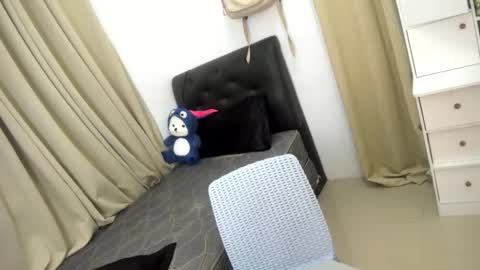 angela online show from 11/07/25, 07:14