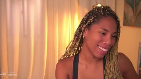 Angie -  online show from 10/03/25, 09:56