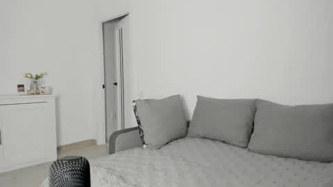 Anna online show from 11/11/25, 02:39