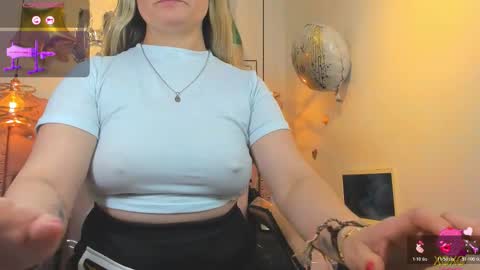 _antonella_11 online show from 11/25/25, 10:54