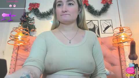 Snapshot of _antonella_11 chatting on 12/16/25, 09:42 _antonella_11 online show from 12/16/25, 09:42