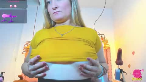 Snapshot of _antonella_11 chatting on 01/07/26, 10:56 _antonella_11 online show from 01/07/26, 10:56