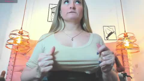 Snapshot of _antonella_11 chatting on 06/10/26, 10:30 _antonella_11 online show from 06/10/26, 10:30