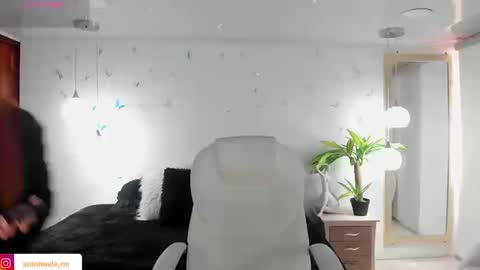 antonnela online show from 03/17/26, 02:42