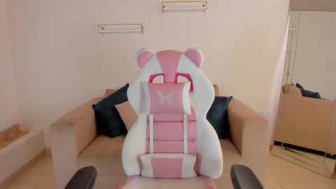    online show from 09/24/25, 02:31