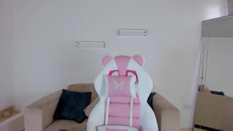    online show from 09/25/25, 12:20