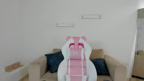    online show from 11/06/25, 12:17