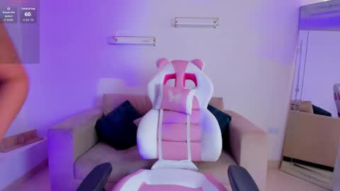    online show from 04/01/26, 01:23