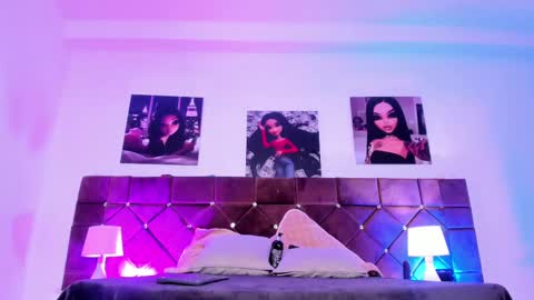 Snapshot of _ariana_lopez_ chatting on 03/06/25, 12:30 Ariana  online show from 03/06/25, 12:30