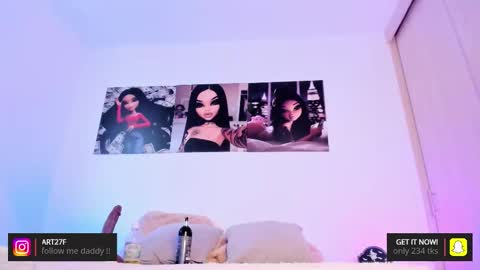 Snapshot of _ariana_lopez_ chatting on 10/23/25, 02:05 Ariana  online show from 10/23/25, 02:05