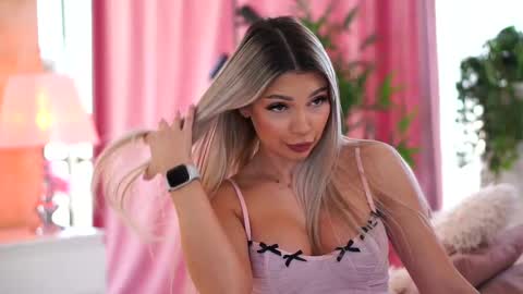 Arielle online show from 02/11/25, 10:48