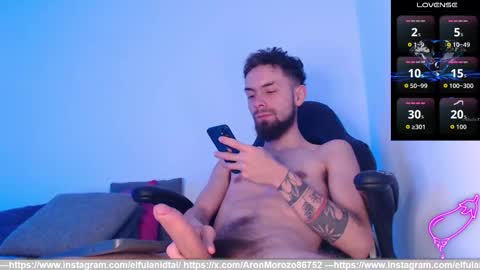 Snapshot of _aronm chatting on 12/18/25, 09:54 AronM online show from 12/18/25, 09:54