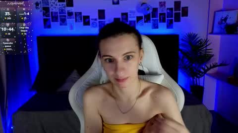 _ash_leyy_ online show from 11/14/25, 01:37