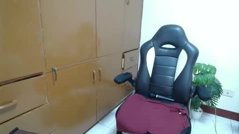 Snapshot of _ashley27 chatting on 04/02/26, 02:20 Angie online show from 04/02/26, 02:20