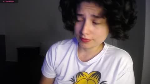 Snapshot of _atenea_golden chatting on 12/27/24, 11:31 atenea online show from 12/27/24, 11:31