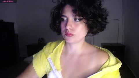 Snapshot of _atenea_golden chatting on 01/09/25, 11:13 atenea online show from 01/09/25, 11:13