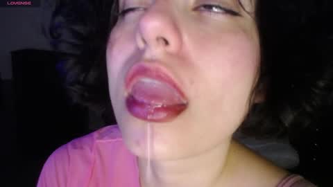 Snapshot of _atenea_golden chatting on 01/14/25, 12:33 atenea online show from 01/14/25, 12:33