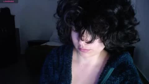 Snapshot of _atenea_golden chatting on 01/30/25, 10:51 atenea online show from 01/30/25, 10:51