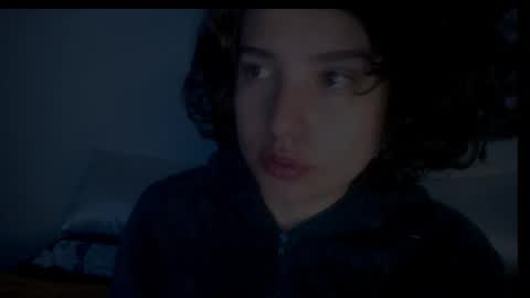 Snapshot of _atenea_golden chatting on 02/06/25, 02:26 atenea online show from 02/06/25, 02:26