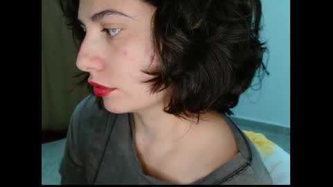 Snapshot of _atenea_golden chatting on 09/27/25, 07:35 atenea online show from 09/27/25, 07:35