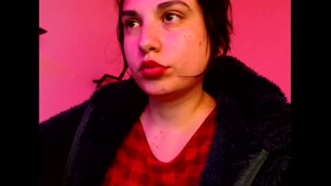 Snapshot of _atenea_golden chatting on 10/21/25, 03:24 atenea online show from 10/21/25, 03:24