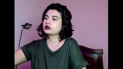 Snapshot of _atenea_golden chatting on 10/28/25, 01:03 atenea online show from 10/28/25, 01:03