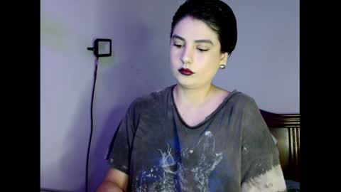 Snapshot of _atenea_golden chatting on 12/21/25, 08:54 atenea online show from 12/21/25, 08:54