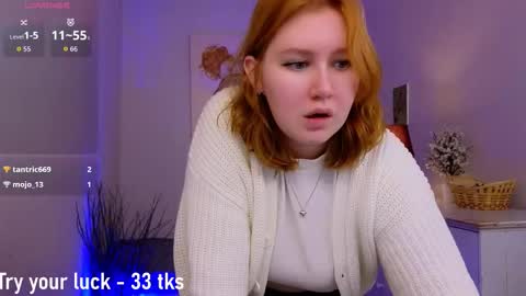 Snapshot of _aurareflection chatting on 11/29/25, 12:24 hello im Lira online show from 11/29/25, 12:24