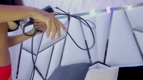 Aura online show from 02/01/25, 02:47