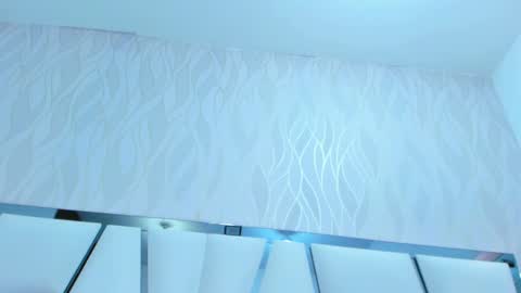 Aura online show from 02/09/25, 06:11