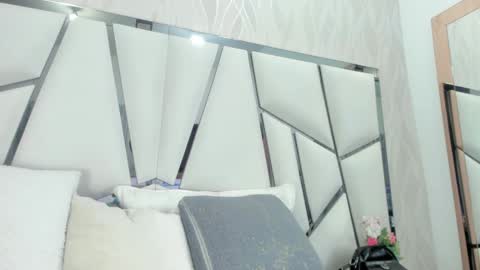 Aura online show from 03/10/25, 03:01