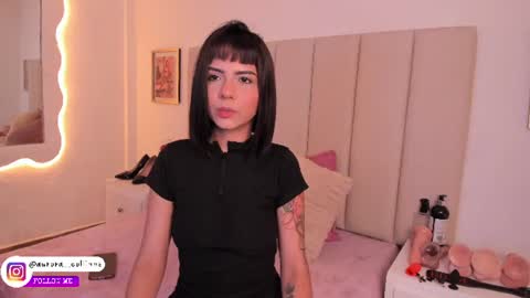 Snapshot of _aurora_collins_ chatting on 06/25/26, 01:04 _aurora_collins_ online show from 06/25/26, 01:04
