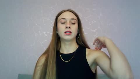 _aurora_sweet online show from 10/08/25, 07:50