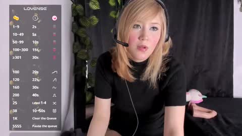 _avril_moore_ online show from 02/25/25, 03:42