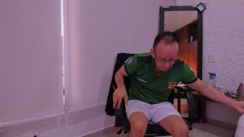 _axelking_ online show from 12/15/25, 11:25