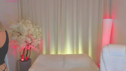 Jess online show from 10/10/25, 03:27