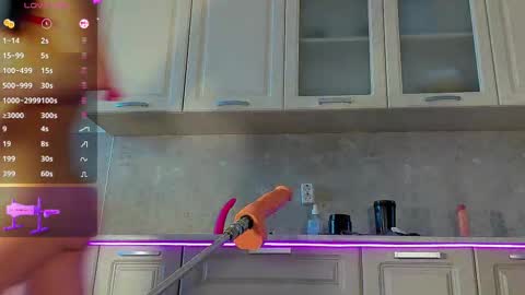 Snapshot of _b_a_n_s_h_e_e_ chatting on 03/03/25, 04:47 Emily - BLONDE Jennifer - RED hair online show from 03/03/25, 04:47