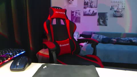 Snapshot of _badkarma_ chatting on 09/23/25, 11:52 Tiffany online show from 09/23/25, 11:52