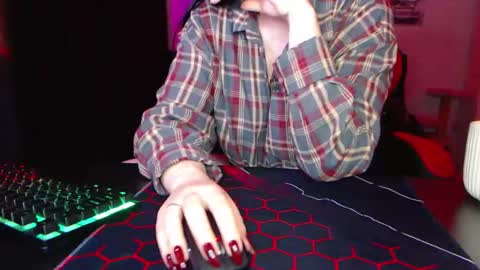 Snapshot of _badkarma_ chatting on 11/13/25, 12:09 Tiffany online show from 11/13/25, 12:09