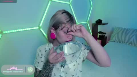 Lunita  online show from 01/04/25, 08:37