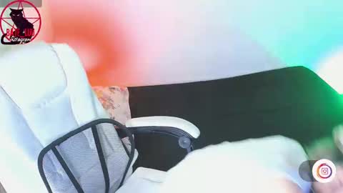 Lunita  online show from 11/16/25, 03:12