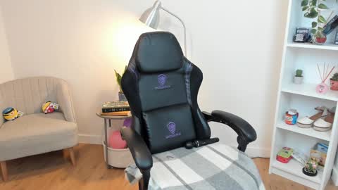 Bella Evans online show from 01/25/25, 08:42